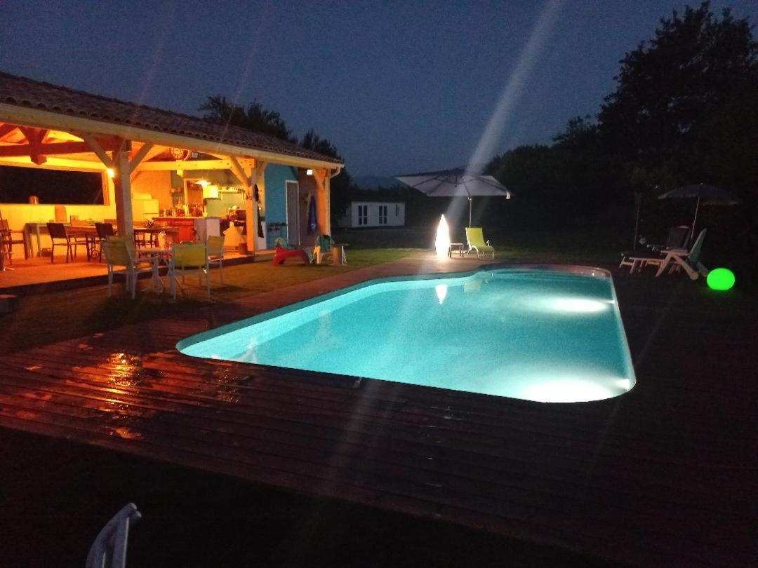 Les Chalets Salineens Salies-du-Salat エクステリア 写真