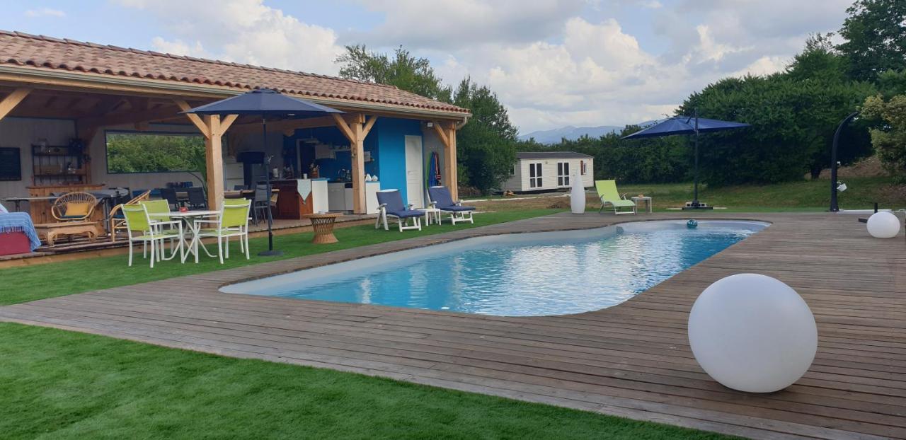 Les Chalets Salineens Salies-du-Salat エクステリア 写真