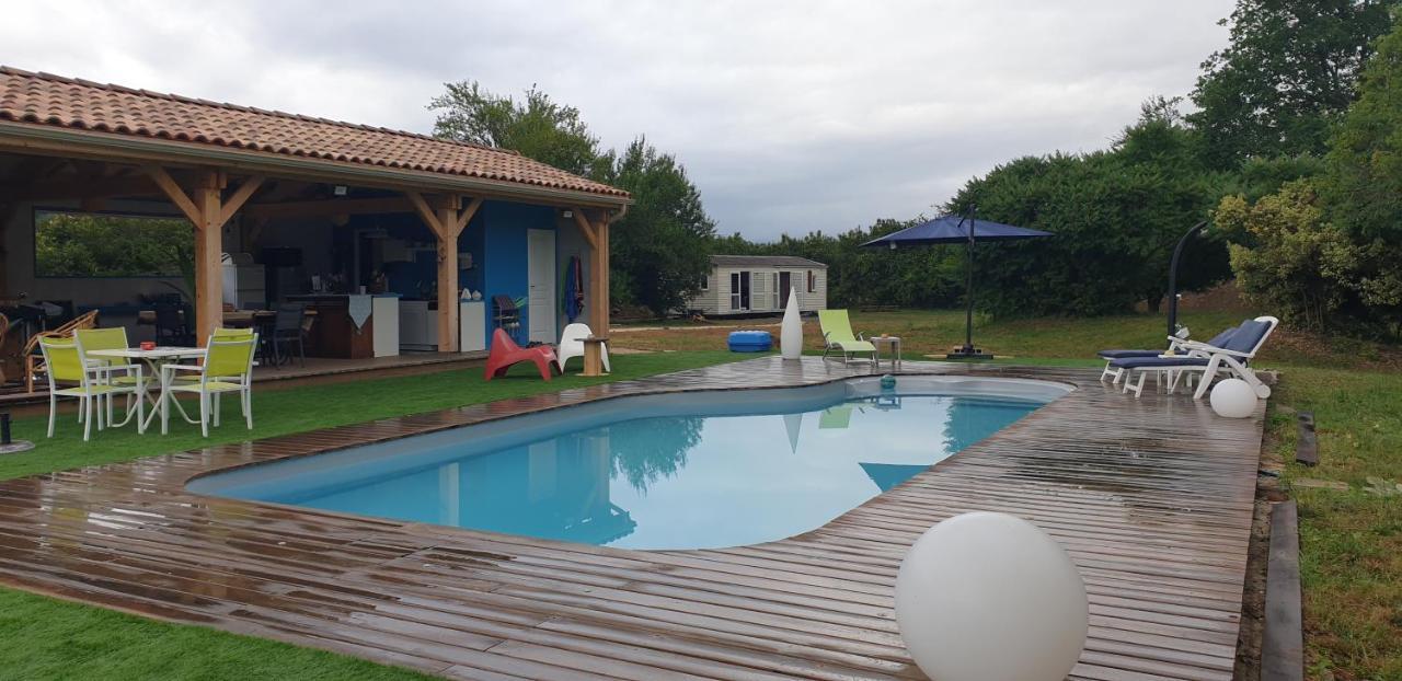 Les Chalets Salineens Salies-du-Salat エクステリア 写真