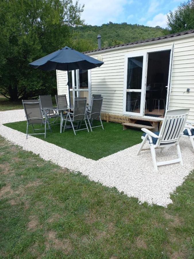 Les Chalets Salineens Salies-du-Salat エクステリア 写真