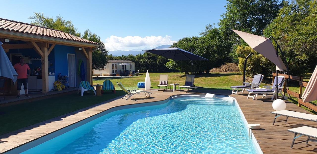 Les Chalets Salineens Salies-du-Salat エクステリア 写真