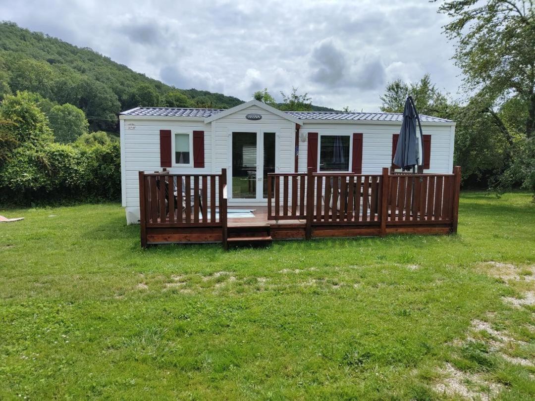 Les Chalets Salineens Salies-du-Salat エクステリア 写真