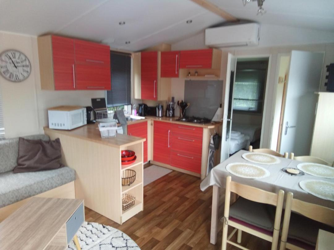 Les Chalets Salineens Salies-du-Salat エクステリア 写真